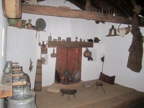 traditional-home-exhibit-01