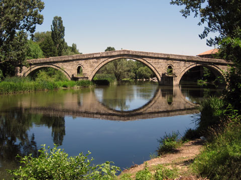 kadin-bridge-reflection-480x360