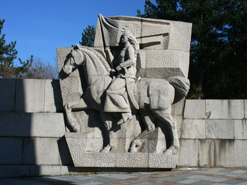 panagyurishte-april-uprising-monument-04