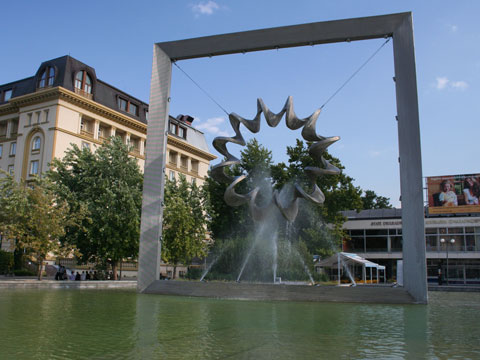 plovdiv-central-square-fountain-for-web